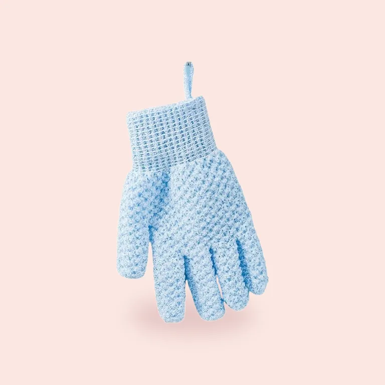 Gant exfoliant de gommage bleu clair à cinq doigts, avec sa boucle